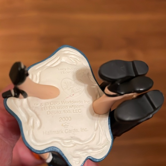 I Love Lucy- 2000 Hallmark Christmas Ornament - Dancing with Desi - Picture 8 of 8